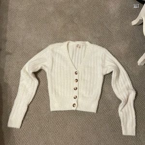 urban outfitters white sweater